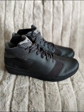 Merrell Men's Black and Gray Mid-Top Sneakers